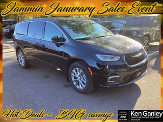 2026 Chrysler Pacifica PACIFICA SELECT AWD