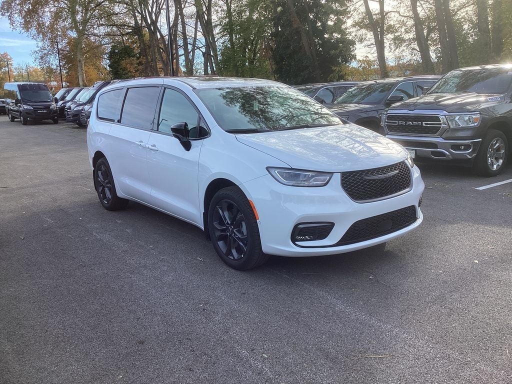 2026 Chrysler Pacifica PACIFICA SELECT AWD