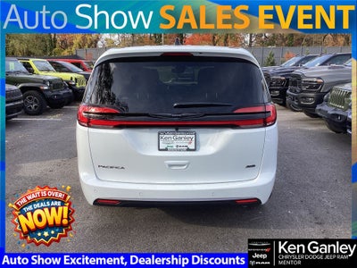 2026 Chrysler Pacifica PACIFICA SELECT AWD