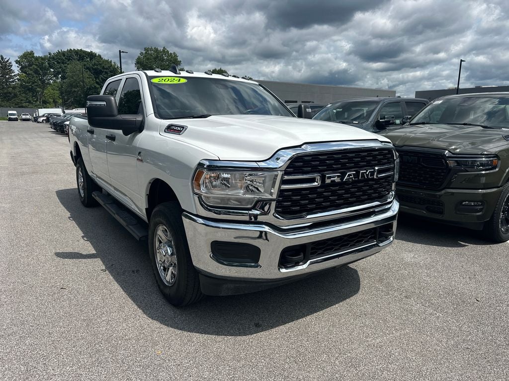 2024 RAM 3500 Tradesman Crew Cab 4x4 6'4' Box