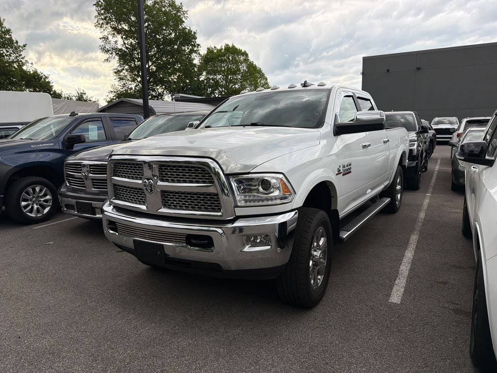 2017 RAM 3500 Laramie Crew Cab 4x4 6'4' Box