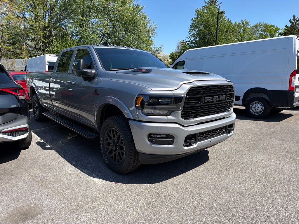 2024 RAM 3500 Limited Crew Cab 4x4 8' Box