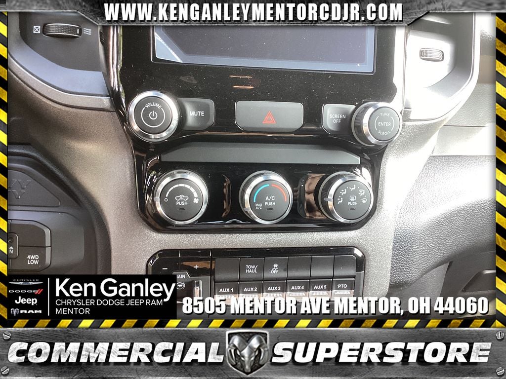 2025 RAM Ram 3500 Chassis Cab RAM 3500 TRADESMAN CREW CAB CHASSIS 4X4 60' CA