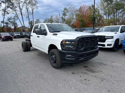 2026 RAM Ram 3500 Chassis Cab RAM 3500 TRADESMAN CREW CAB CHASSIS 4X4 60' CA