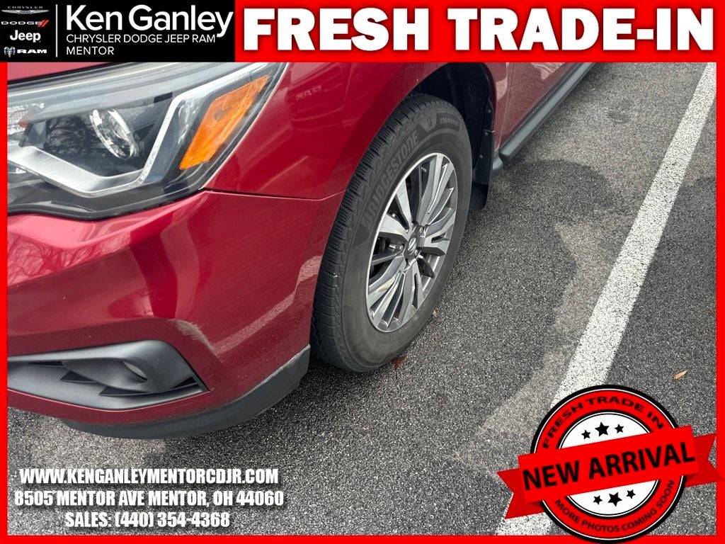 2018 Nissan Pathfinder SV