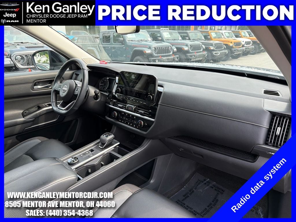 2023 Nissan Pathfinder SL 4WD