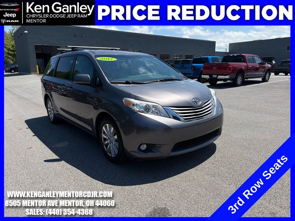 2017 Toyota Sienna XLE V6 AWD 7-Passenger's photo