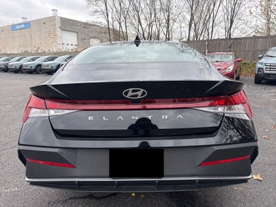 2024 Hyundai Elantra SE